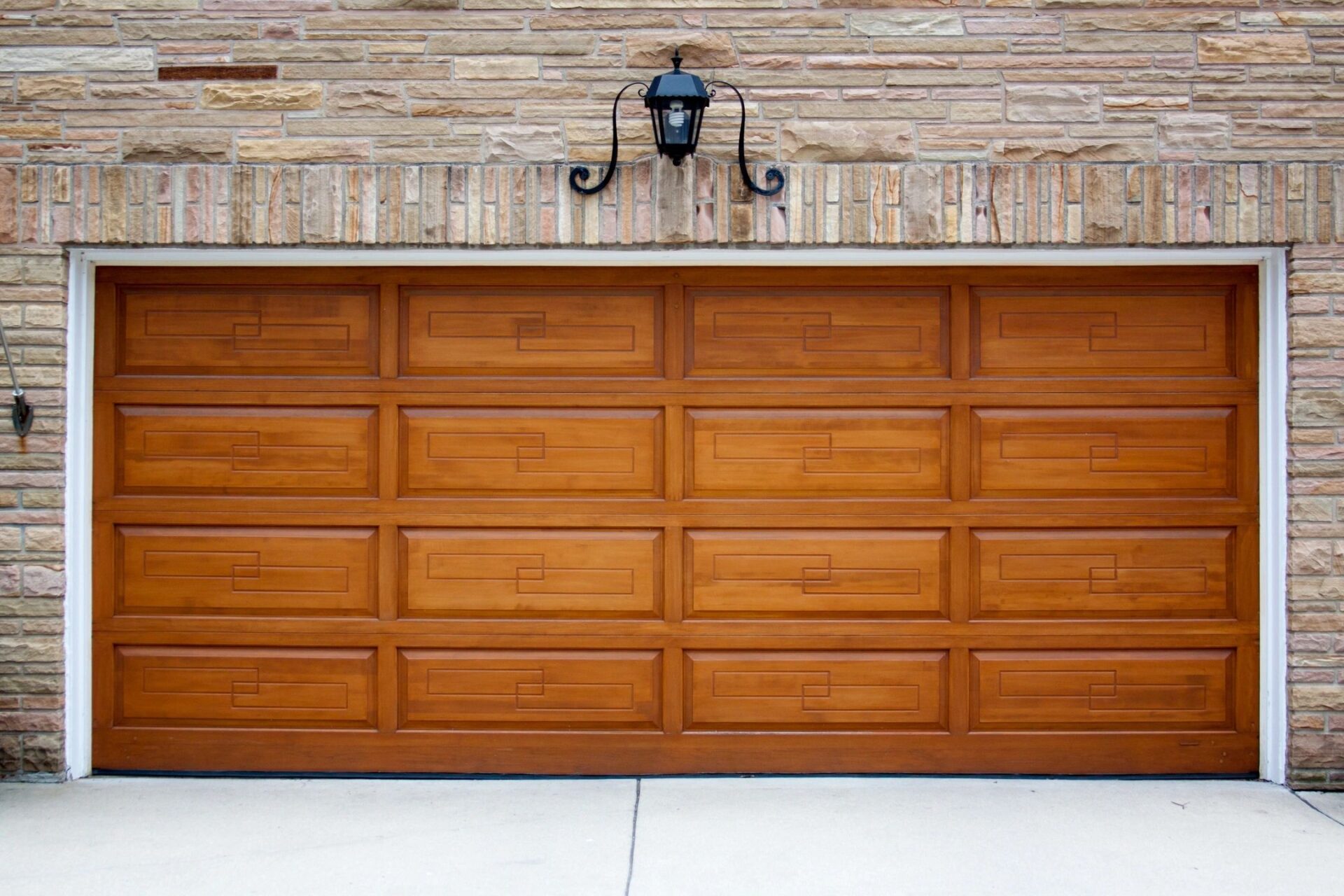 A garage door that is closed and open.
